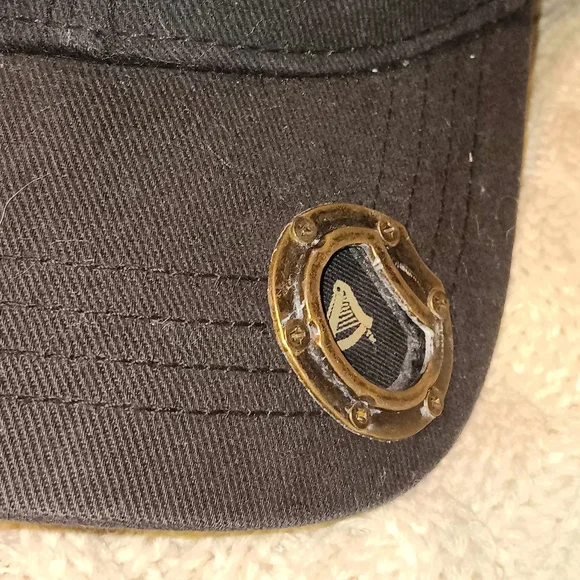 Guinness Black Hat with Green Shamrock And Opener - Picture 2 of 6